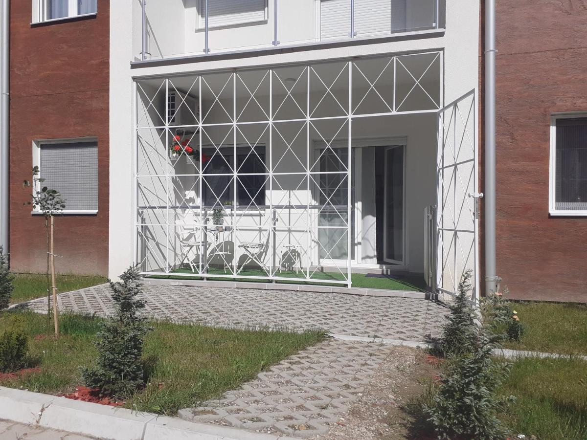 Apartman Bombonica Баня-Ковиляча Екстер'єр фото